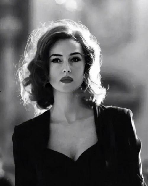 意大利的明星,揭秘意大利娱乐圈的璀璨明星